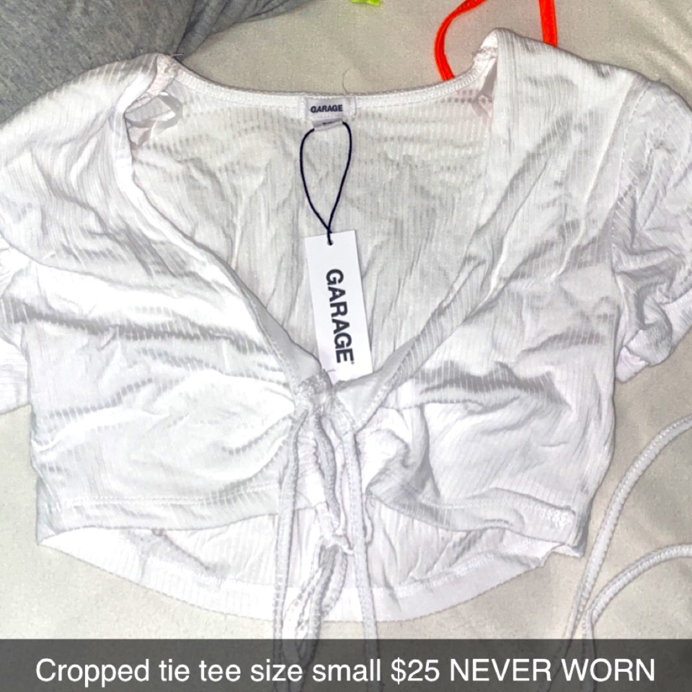 GARAGE cropped tie white tee size small
